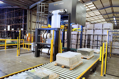 Grespania automatiza su final de línea para picking cerámico con Stretch Hood de Innova