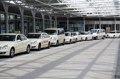 Family-Friendly Airport Transfers in Lanzarote