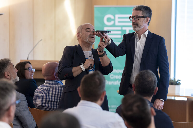 Javier Sirvent y Justo Vellón, durante la jornada de OAP