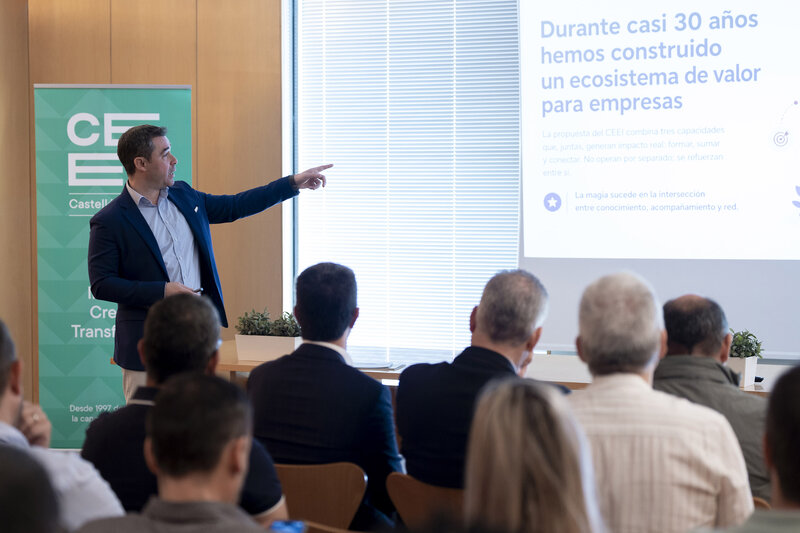 Javier Martínez explicó los detalles del funcionamiento de la OAP de CEEI Castellón
