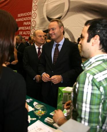 839 DPECV2012 El Presidente de la Generalitat visita la muestra de empresas
